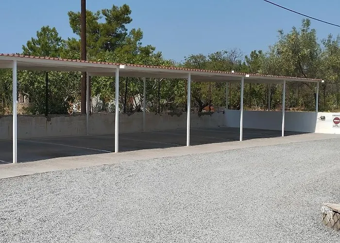 Maria * Πεύκος