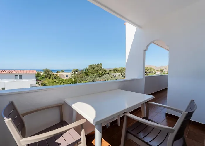 Maria * Πεύκος