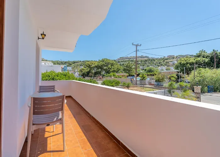 Maria * Πεύκος