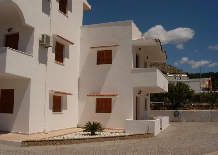 Maria * Πεύκος